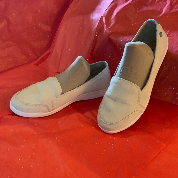 Vionic Beach-Size 8.5. Cream Slip-On Minimalist Flats/slight wedge. Gently worn. - Picture 1 of 10